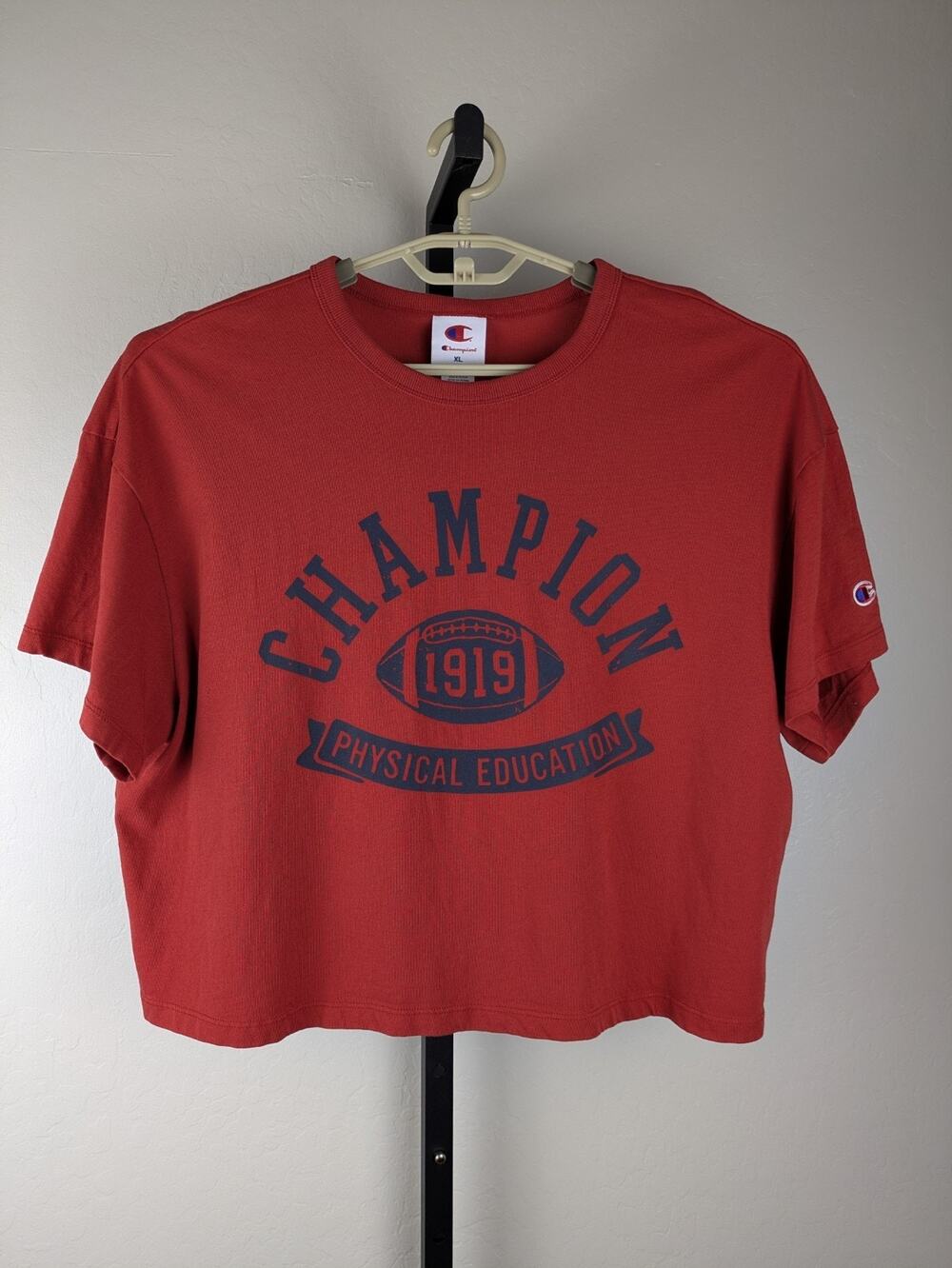 Champion XL red Physical Education 1919 Football Graphic Cropped T Shirt